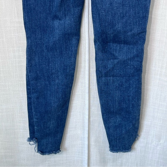 Maurice’s High Rise Button Fly Cropped Ankle Raw Hem Distressed Jeans Sz 10 - Picture 13 of 16